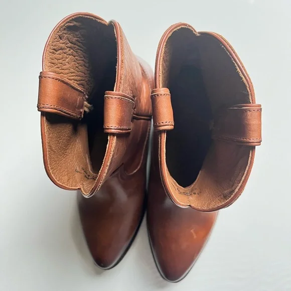 Frye..Women's Billy Short Leather Booties 3470435 COG.. Color:Brown/Cognac.